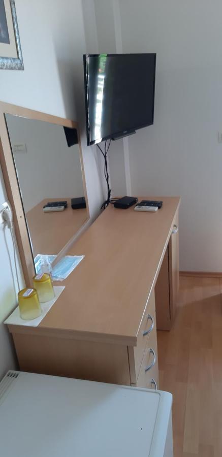 Apartments & Rooms Villa Adamovic Ουμάγκ Εξωτερικό φωτογραφία