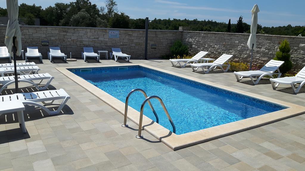 Apartments & Rooms Villa Adamovic Ουμάγκ Εξωτερικό φωτογραφία